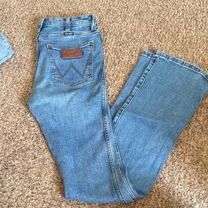 Wrangler Women's boocut Jeans size 26 length 36